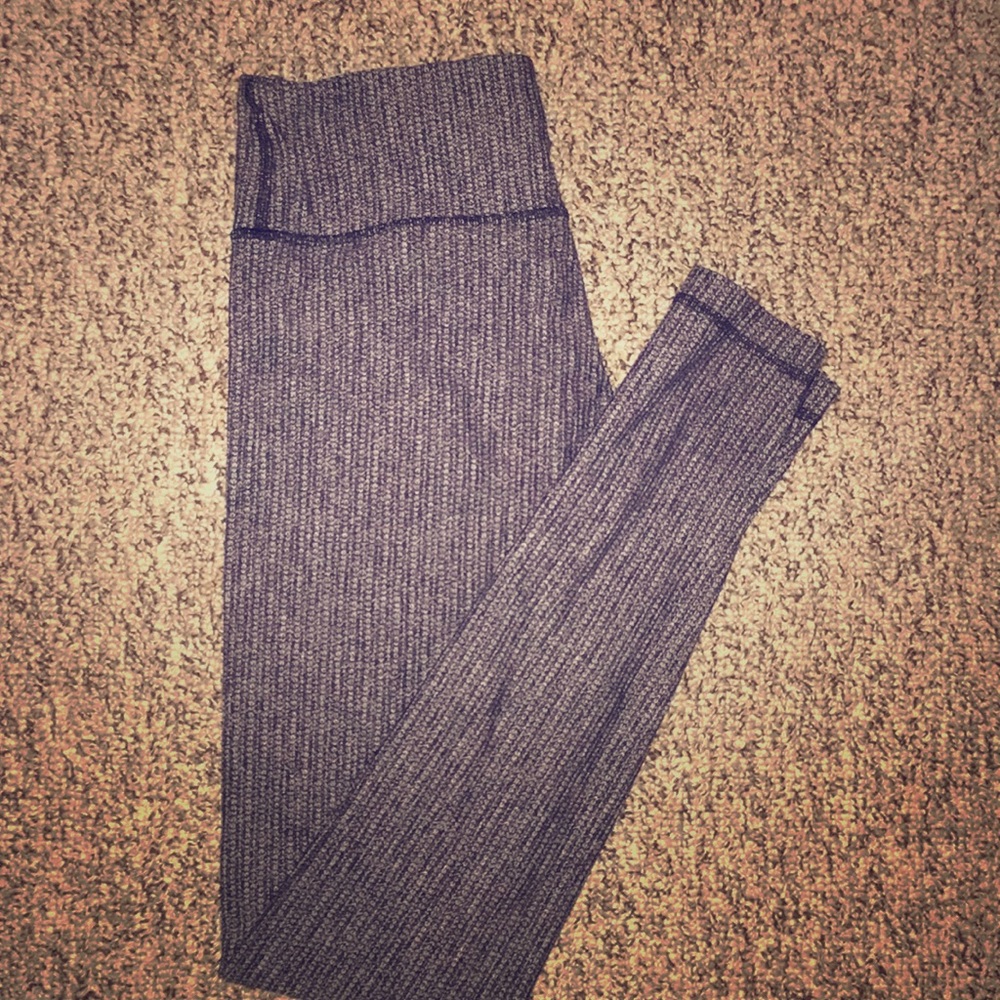 Lululemon workout pants gray and black